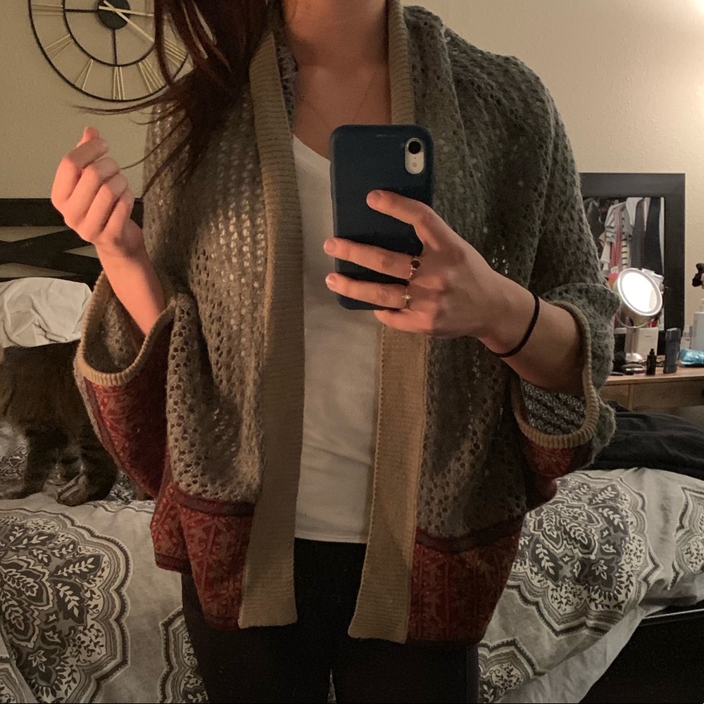 Francesca’s Cardi - Picture 2 of 3